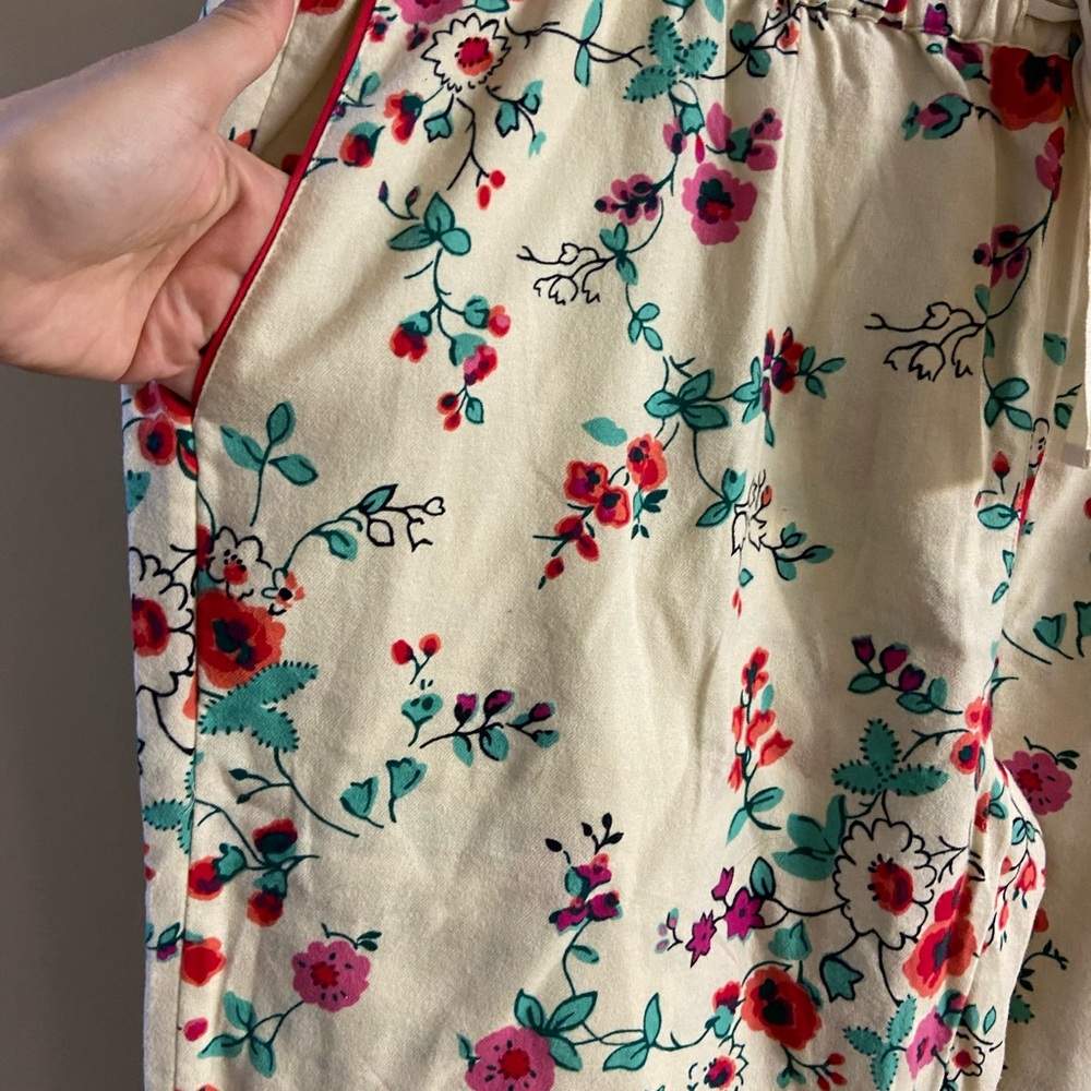 Cath Kidston Floral  Pajama Set Cream with Red and Green XL NWT - Picture 6 of 10